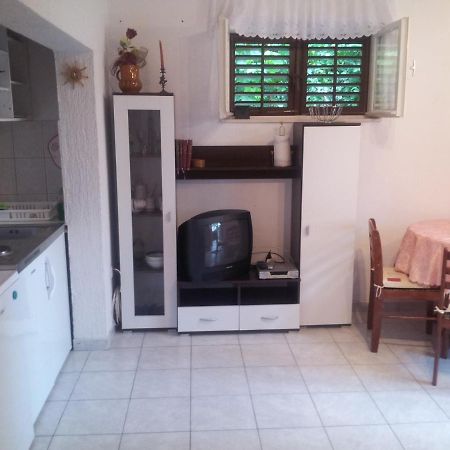 Zora Apartment Seget Vranjica Bagian luar foto