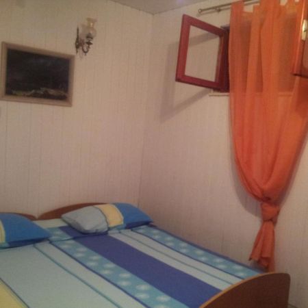 Zora Apartment Seget Vranjica Bagian luar foto