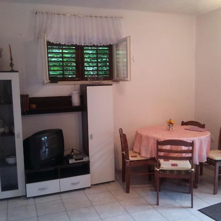 Zora Apartment Seget Vranjica Bagian luar foto