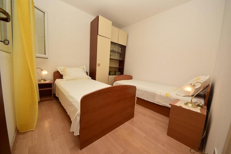 Zora Apartment Seget Vranjica Bagian luar foto
